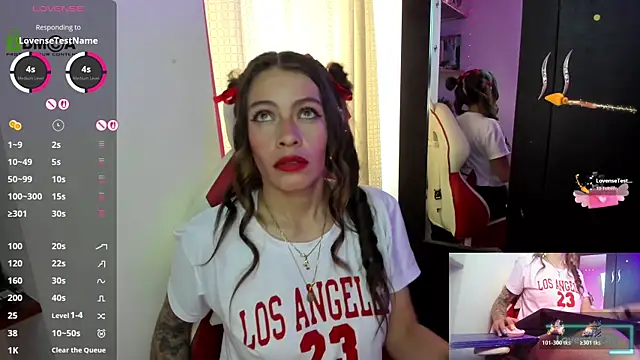 Snapshot of sweetlittlelisa chatting on 11.18.25 sweetlittlelisa online show from 11.18.25