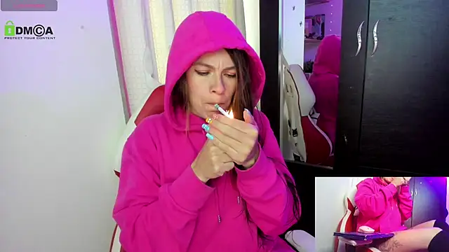 Snapshot of sweetlittlelisa chatting on 11.21.25 sweetlittlelisa online show from 11.21.25