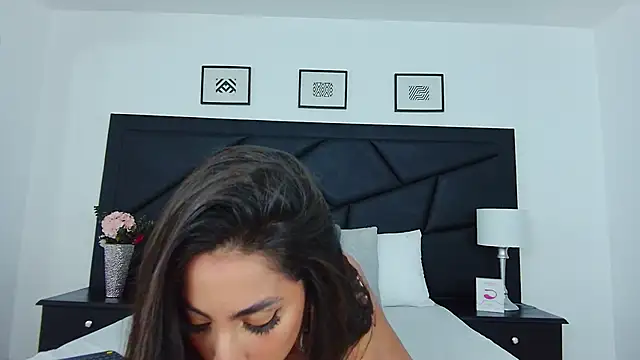 Snapshot of SophieCarther chatting on 02.19.25 SophieCarther online show from 02.19.25