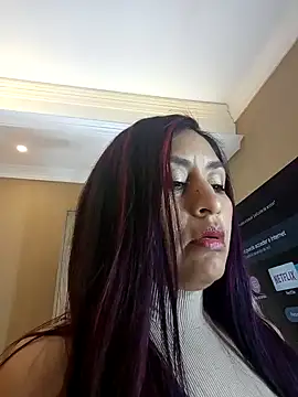 MonicaMoret online show from 01.25.25