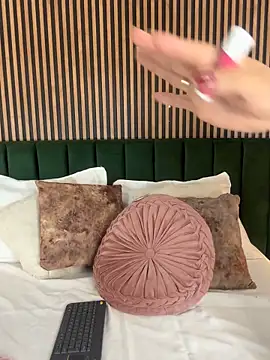 MonicaMoret online show from 02.07.26