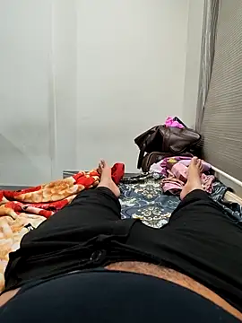 Snapshot of 143n143143 chatting on 11.16.25 143n143143 online show from 11.16.25