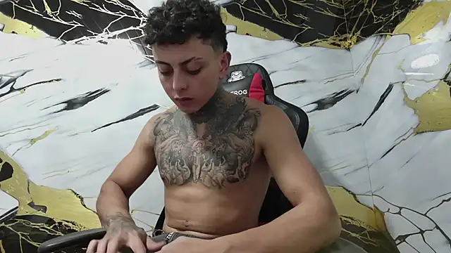 Kevin22 222 online show from 01.05.25