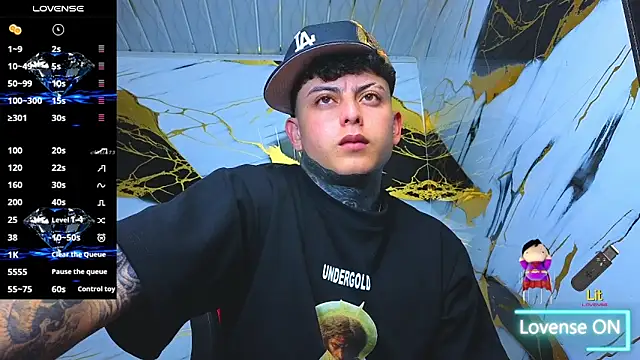 Snapshot of Kevin22_222 chatting on 12.22.25 Kevin22 222 online show from 12.22.25