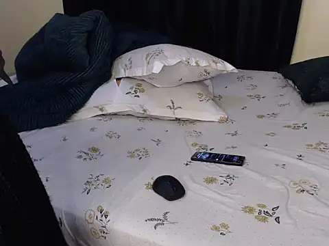 Snapshot of sweet_scovia1 chatting on 11.05.25 sweet scovia1 online show from 11.05.25