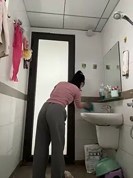 Baby Claraa online show from 02.07.25