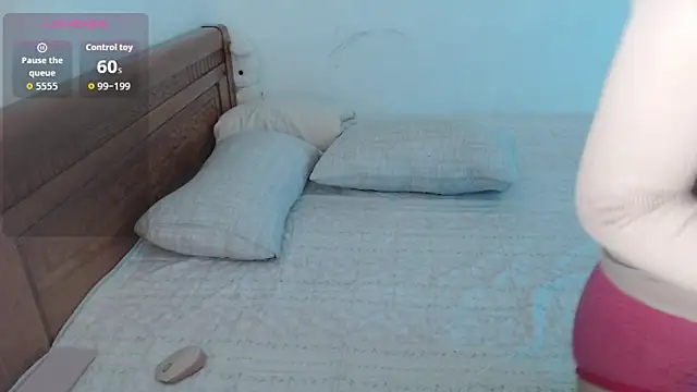 Baby Claraa online show from 11.19.25