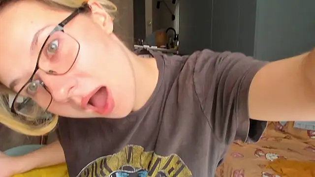 Lilith lutherlow online show from 04.15.26