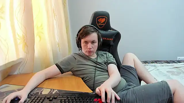 iliaskrislove online show from 04.12.26