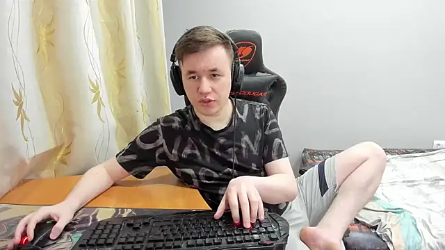 Snapshot of iliaskrislove chatting on 04.29.26 iliaskrislove online show from 04.29.26