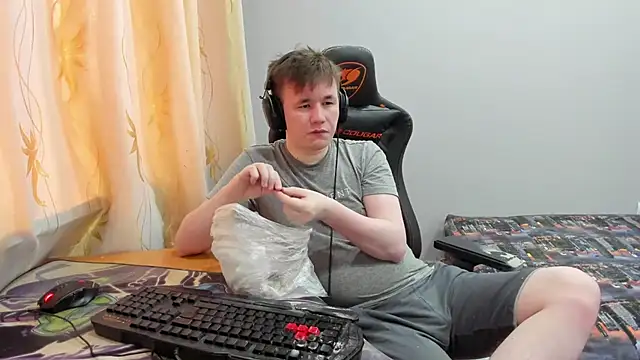Snapshot of iliaskrislove chatting on 05.15.26 iliaskrislove online show from 05.15.26