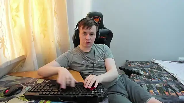 Snapshot of iliaskrislove chatting on 05.15.26 iliaskrislove online show from 05.15.26