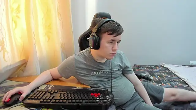 Snapshot of iliaskrislove chatting on 05.16.26 iliaskrislove online show from 05.16.26