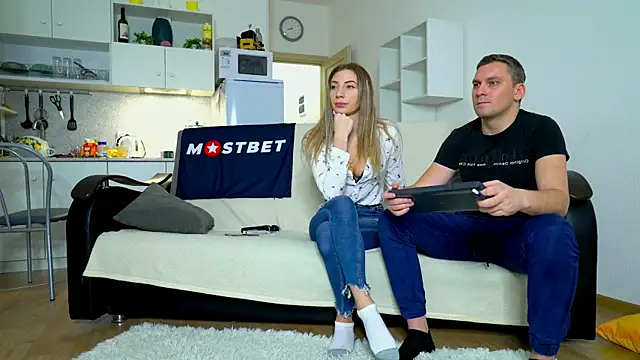 Snapshot of littlesweettifany chatting on 12.22.24 littlesweettifany online show from 12.22.24