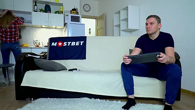 Snapshot of littlesweettifany chatting on 12.24.24 littlesweettifany online show from 12.24.24