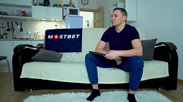 Snapshot of littlesweettifany chatting on 01.14.25 littlesweettifany online show from 01.14.25