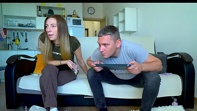 Snapshot of littlesweettifany chatting on 10.01.25 littlesweettifany online show from 10.01.25