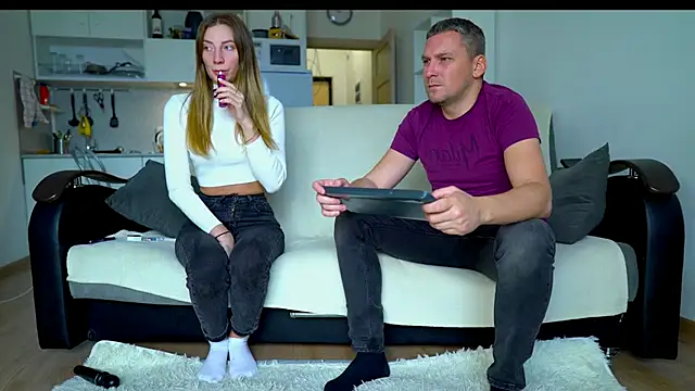 Snapshot of littlesweettifany chatting on 10.06.25 littlesweettifany online show from 10.06.25