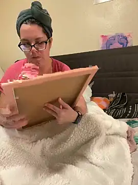 FreakNastyLacie online show from 09.29.25