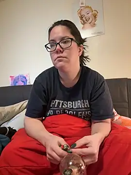 FreakNastyLacie online show from 11.28.25