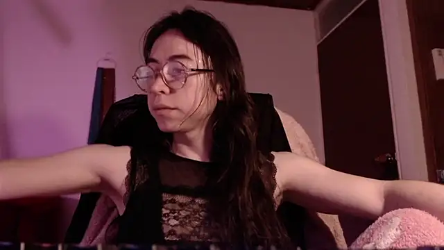 emily pearl  online show from 10.25.25