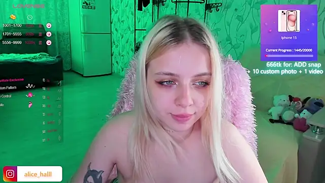 Snapshot of Alice_Halle chatting on 12.04.24 Alice Halle online show from 12.04.24