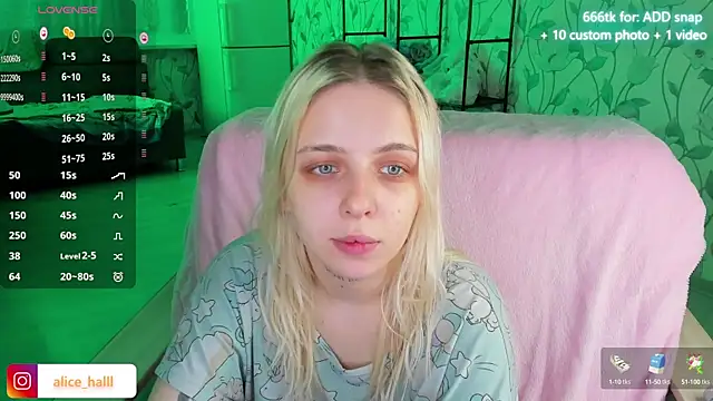 Snapshot of Alice_Halle chatting on 12.10.24 Alice Halle online show from 12.10.24