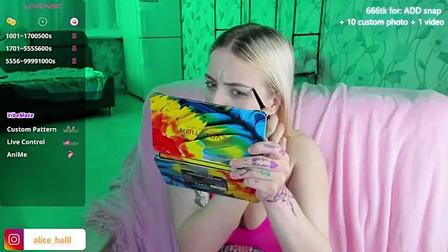 Snapshot of Alice_Halle chatting on 12.11.24 Alice Halle online show from 12.11.24