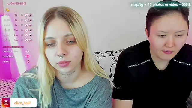 Snapshot of Alice_Halle chatting on 02.01.25 Alice Halle online show from 02.01.25