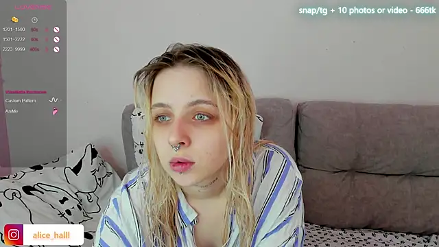 Snapshot of Alice_Halle chatting on 03.02.25 Alice Halle online show from 03.02.25