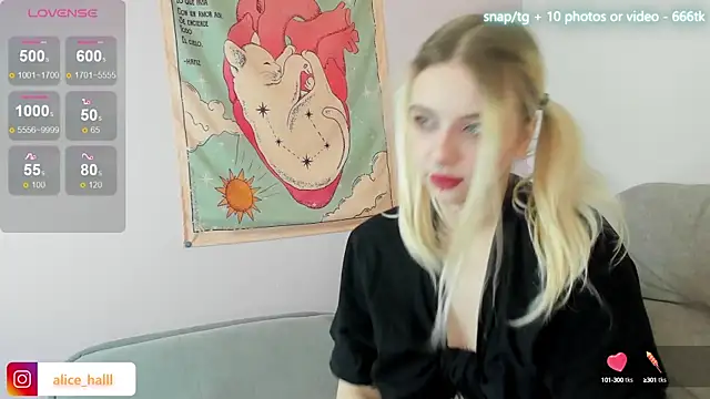 Snapshot of Alice_Halle chatting on 03.04.25 Alice Halle online show from 03.04.25