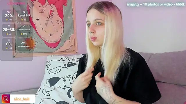 Snapshot of Alice_Halle chatting on 03.05.25 Alice Halle online show from 03.05.25