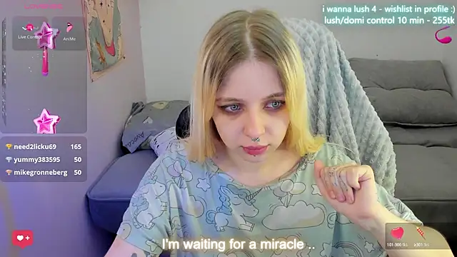 Snapshot of Alice_Halle chatting on 03.22.25 Alice Halle online show from 03.22.25