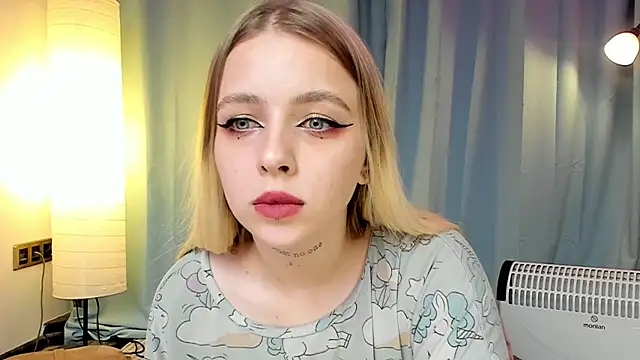 Snapshot of Alice_Halle chatting on 09.27.25 Alice Halle online show from 09.27.25