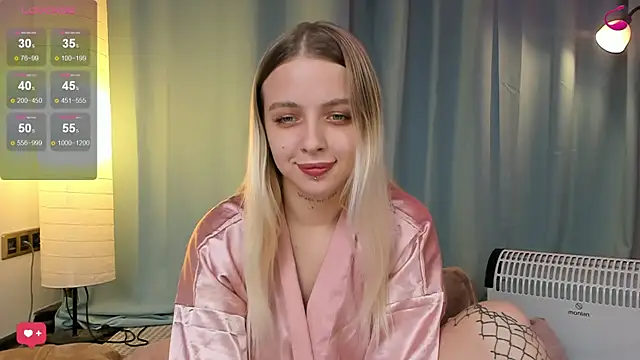 Snapshot of Alice_Halle chatting on 09.29.25 Alice Halle online show from 09.29.25