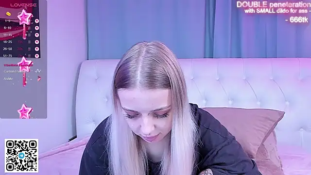 Snapshot of Alice_Halle chatting on 11.12.25 Alice Halle online show from 11.12.25