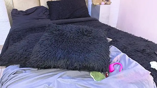 Snapshot of ximenawilliamss chatting on 11.03.25 ximenawilliamss online show from 11.03.25