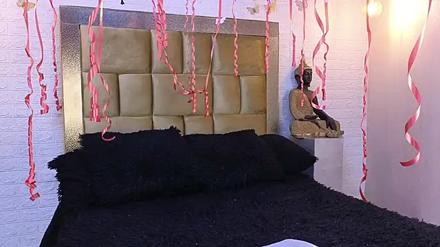 Snapshot of ximenawilliamss chatting on 11.15.25 ximenawilliamss online show from 11.15.25