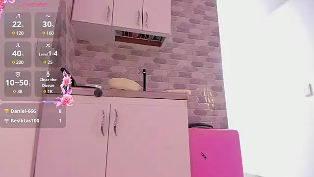 Snapshot of samantha_evans2 chatting on 01.13.25 samantha evans2 online show from 01.13.25