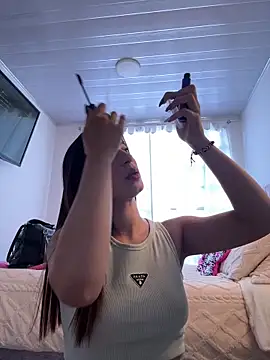 Snapshot of samantha_evans2 chatting on 02.15.25 samantha evans2 online show from 02.15.25