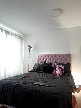 Snapshot of samantha_evans2 chatting on 11.11.25 samantha evans2 online show from 11.11.25