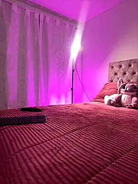 Snapshot of samantha_evans2 chatting on 11.26.25 samantha evans2 online show from 11.26.25