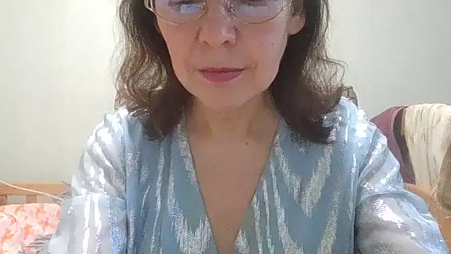 HollyJewel online show from 04.28.26