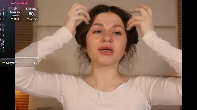 Snapshot of AliceBellamy chatting on 05.18.26 AliceBellamy online show from 05.18.26