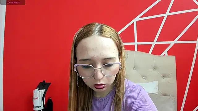 Liaroberts1 online show from 12.27.24