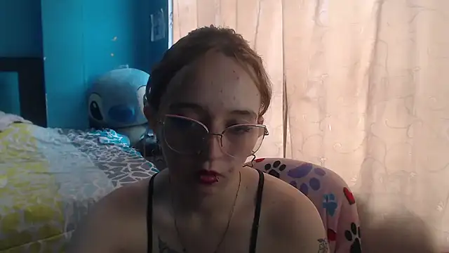 Liaroberts1 online show from 01.27.25