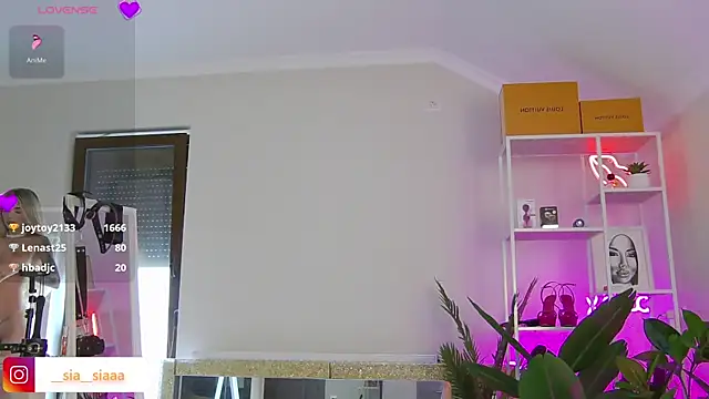ArianaArianna online show from 05.11.26