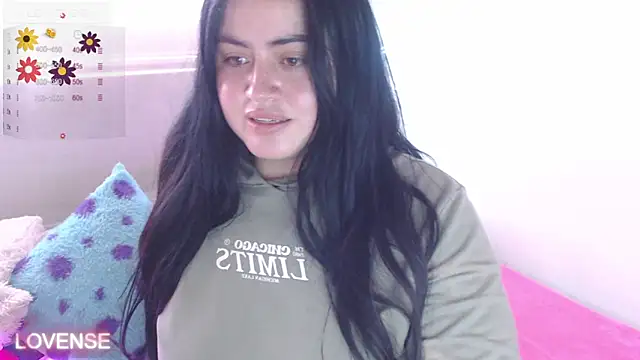 Snapshot of PamelaDoouce chatting on 12.11.24 PamelaDoouce online show from 12.11.24