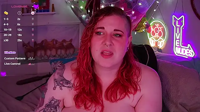 Snapshot of opalreigning chatting on 12.05.25 opalreigning online show from 12.05.25