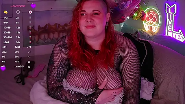 Snapshot of opalreigning chatting on 02.02.26 opalreigning online show from 02.02.26